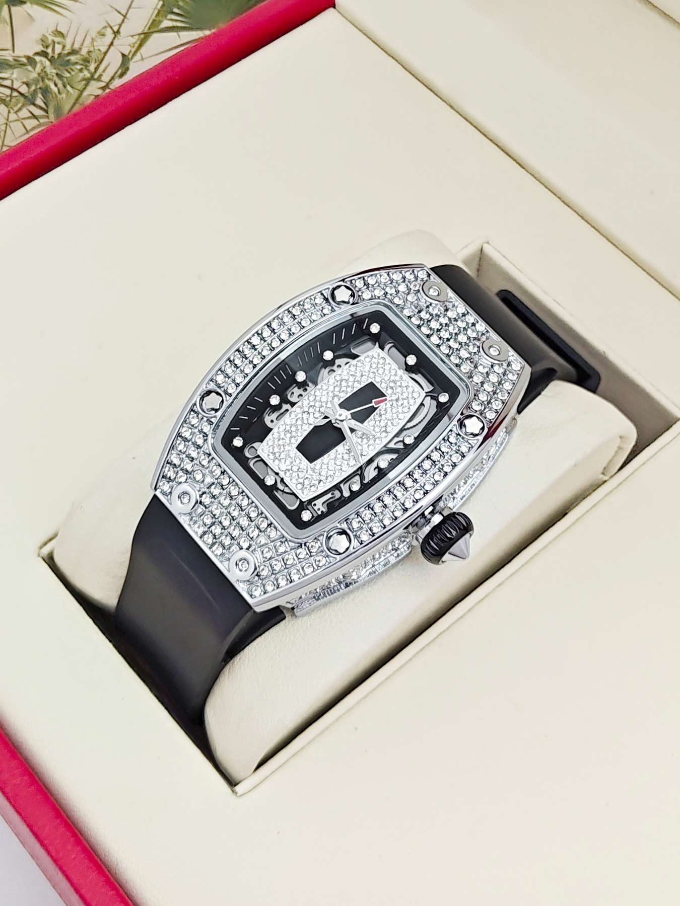 Trendy Full Diamond Women's Qu - Luxury Watch It recension och pris