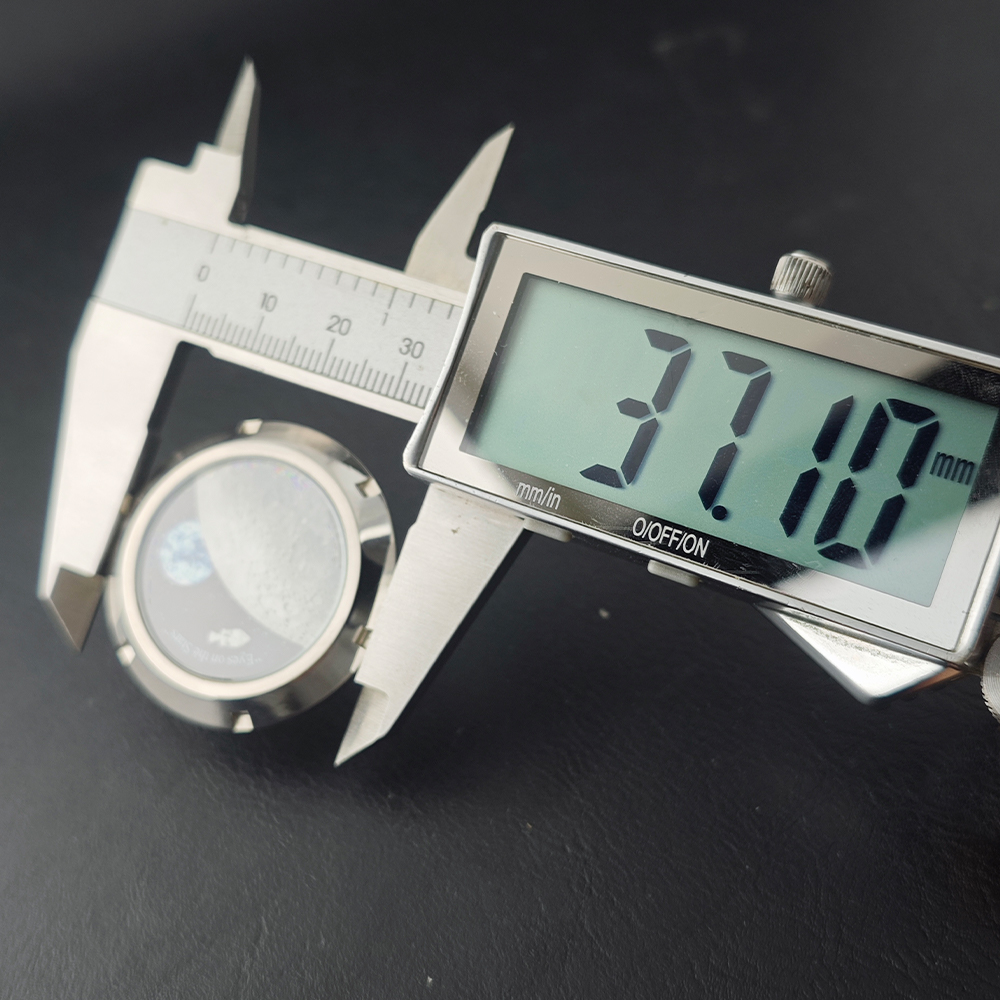 Stainless Steel Moon Pattern W - Exhibition Caseback recension och pris